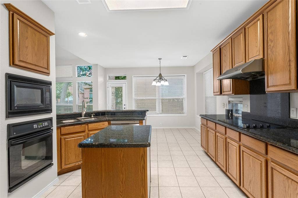 3328 Timber Brook Drive, Plano, TX 75074 3328 Timber Brook Drive, Plano, TX 75074