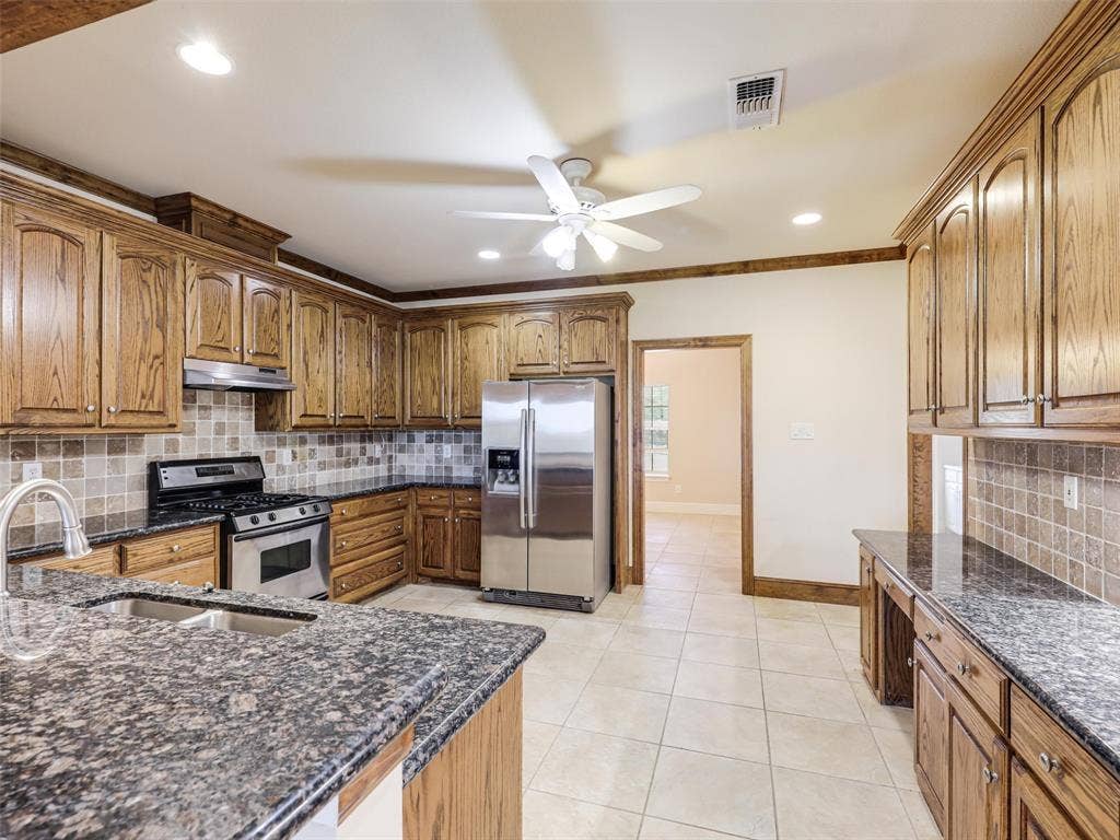 8760 County Road 858, McKinney, TX 75071 8760 County Road 858, McKinney, TX 75071