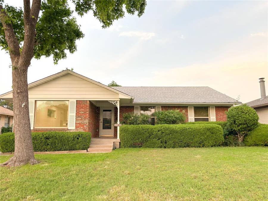 Property photo for 2109 Highwood Drive, Dallas, TX