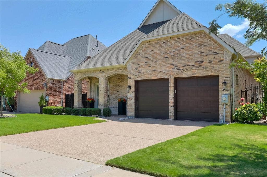 45 Secluded Pond Drive, Frisco, TX 75034