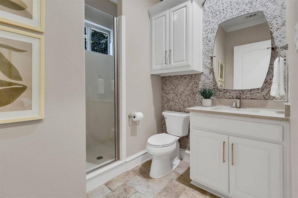 Guest Bath downstairs