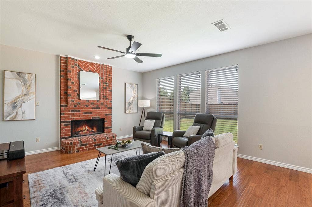 10231 Castle Drive, Frisco, TX 75035 10231 Castle Drive, Frisco, TX 75035