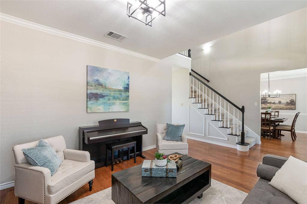 10231 Castle Drive, Frisco, TX 75035 10231 Castle Drive, Frisco, TX 75035