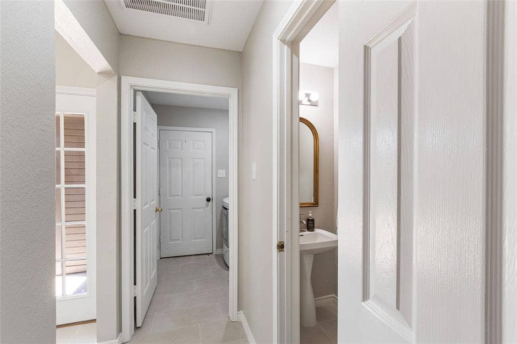 10231 Castle Drive, Frisco, TX 75035 10231 Castle Drive, Frisco, TX 75035