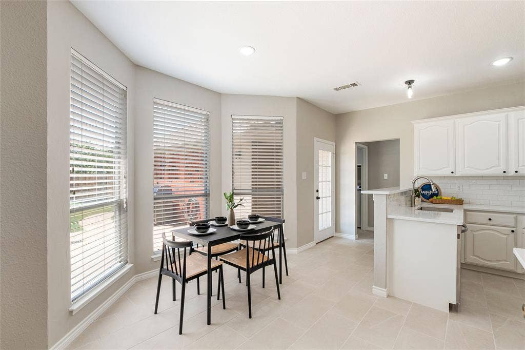 10231 Castle Drive, Frisco, TX 75035 10231 Castle Drive, Frisco, TX 75035
