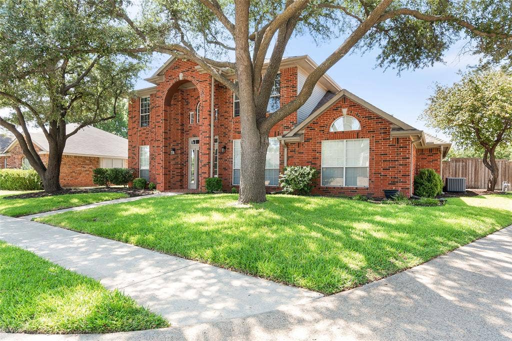 10231 Castle Drive, Frisco, TX 75035 10231 Castle Drive, Frisco, TX 75035