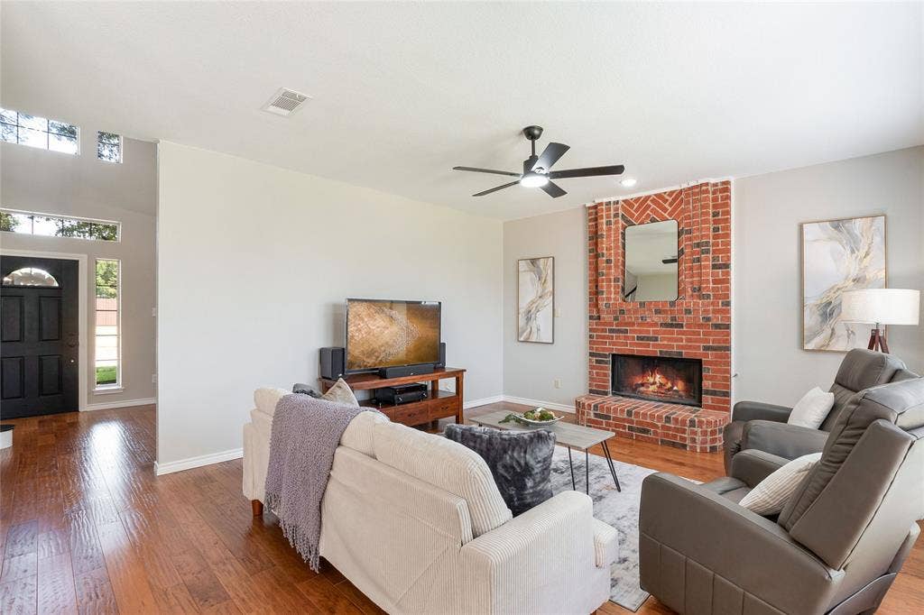 10231 Castle Drive, Frisco, TX 75035 10231 Castle Drive, Frisco, TX 75035