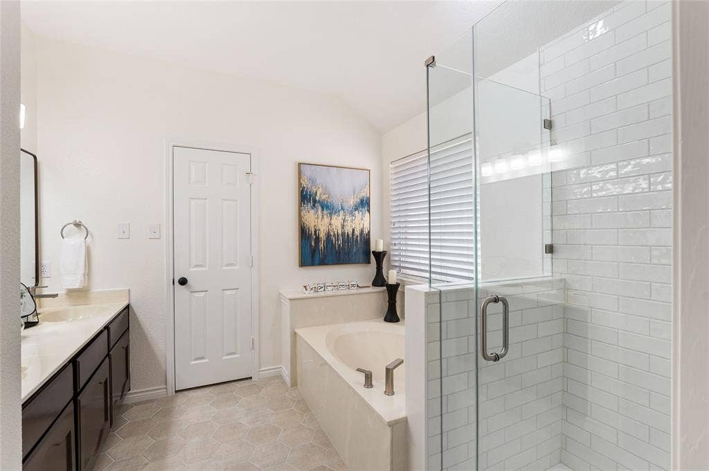 10231 Castle Drive, Frisco, TX 75035 10231 Castle Drive, Frisco, TX 75035