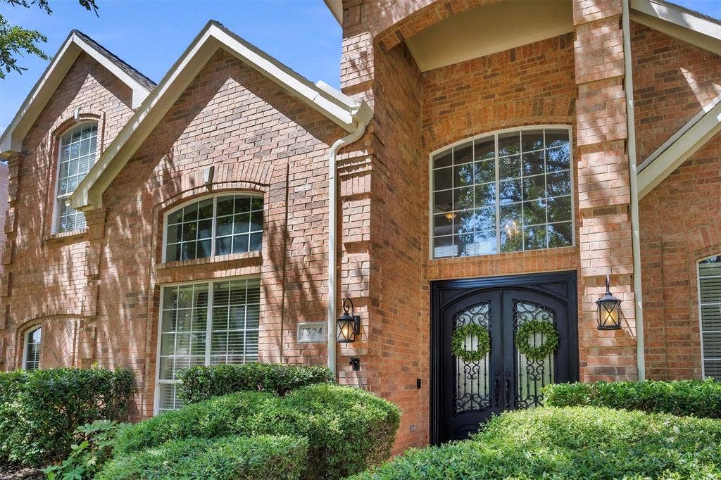 1324 Coral Drive, Coppell, TX 75019 1324 Coral Drive, Coppell, TX 75019