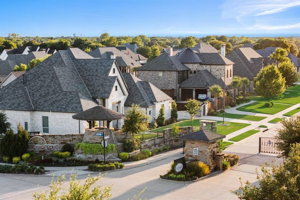2201 Hanna Court, Midlothian, TX 76065 Gated entrance to Somercrest Estates offers privacy and a true sense of community.