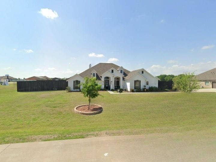 Property photo for 340 Berkeley Drive, Waxahachie, TX