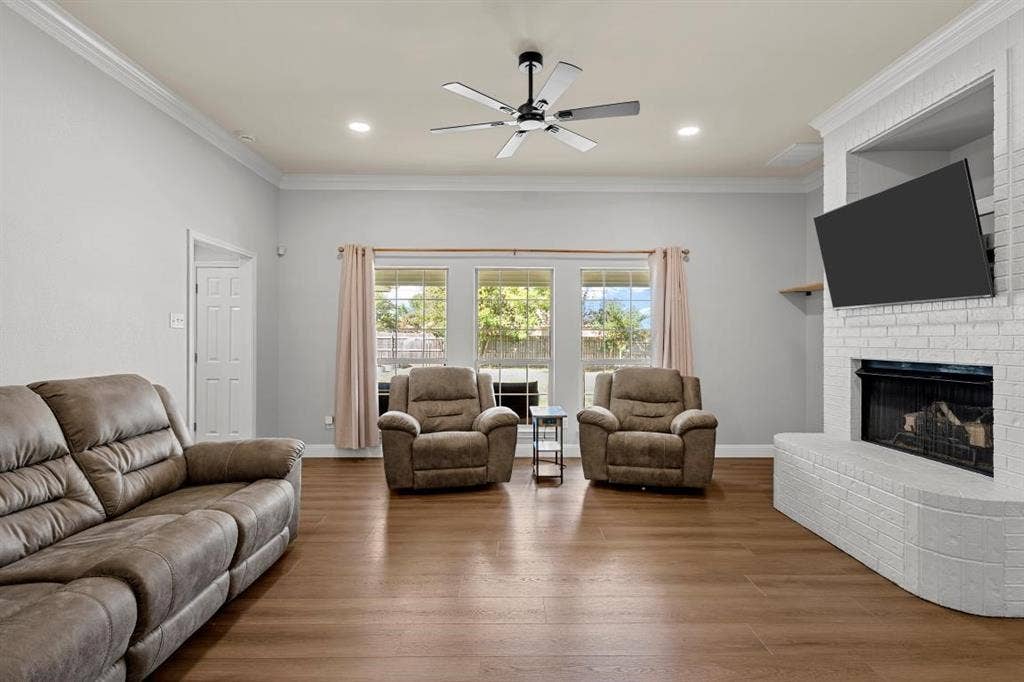 325 Fannin Drive, Hewitt, TX 76643 325 Fannin Drive, Hewitt, TX 76643