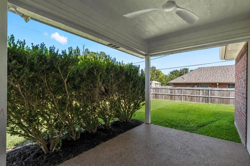 325 Fannin Drive, Hewitt, TX 76643 325 Fannin Drive, Hewitt, TX 76643
