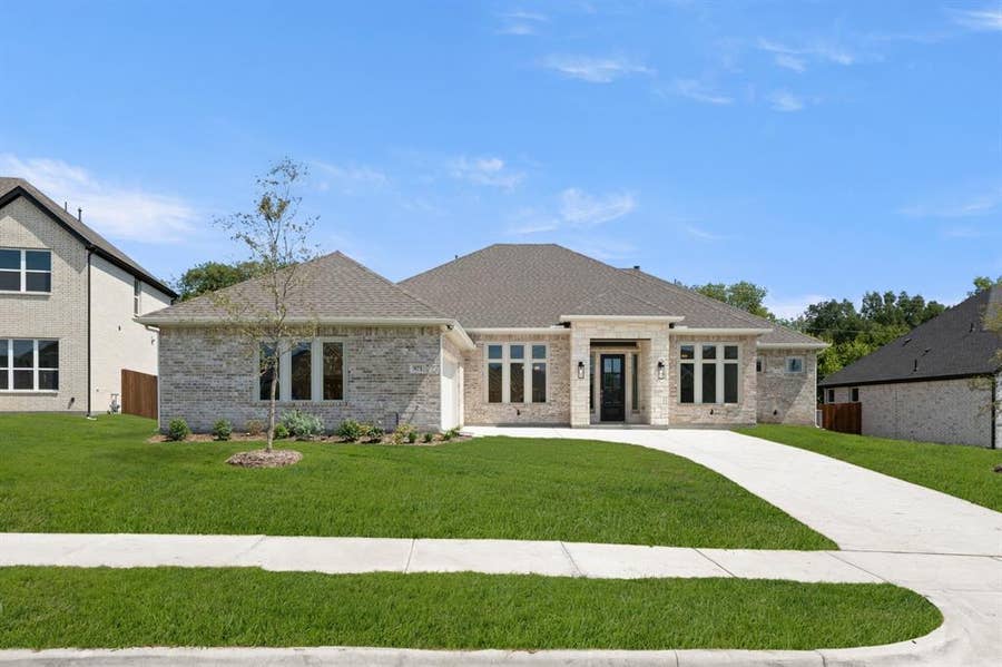 Property photo for 971 Richard Pittmon Drive, DeSoto, TX