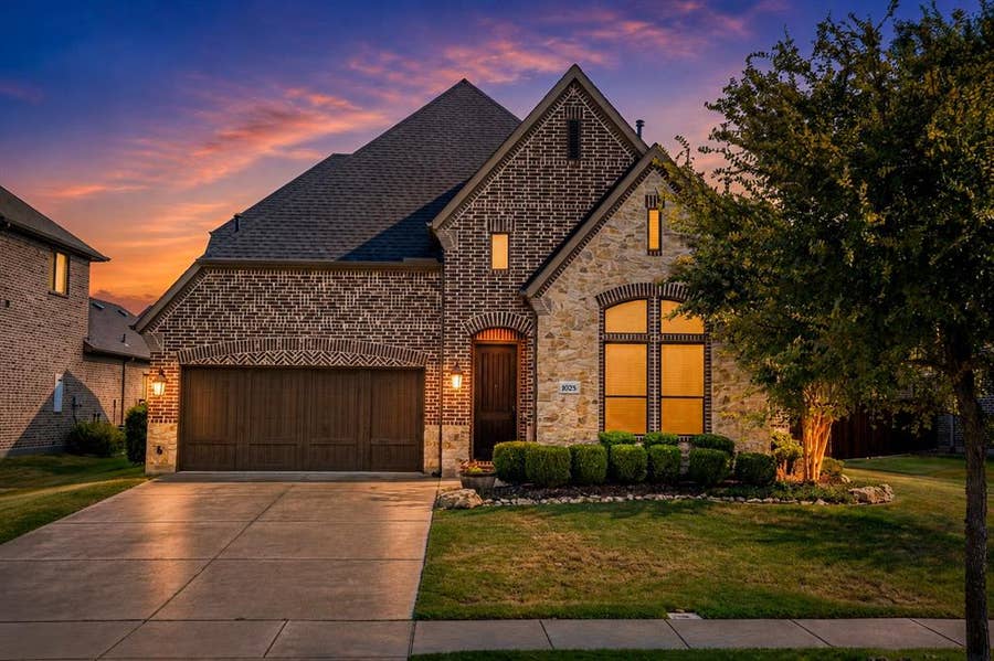 Property photo for 1024 Highpoint Way, Roanoke, TX