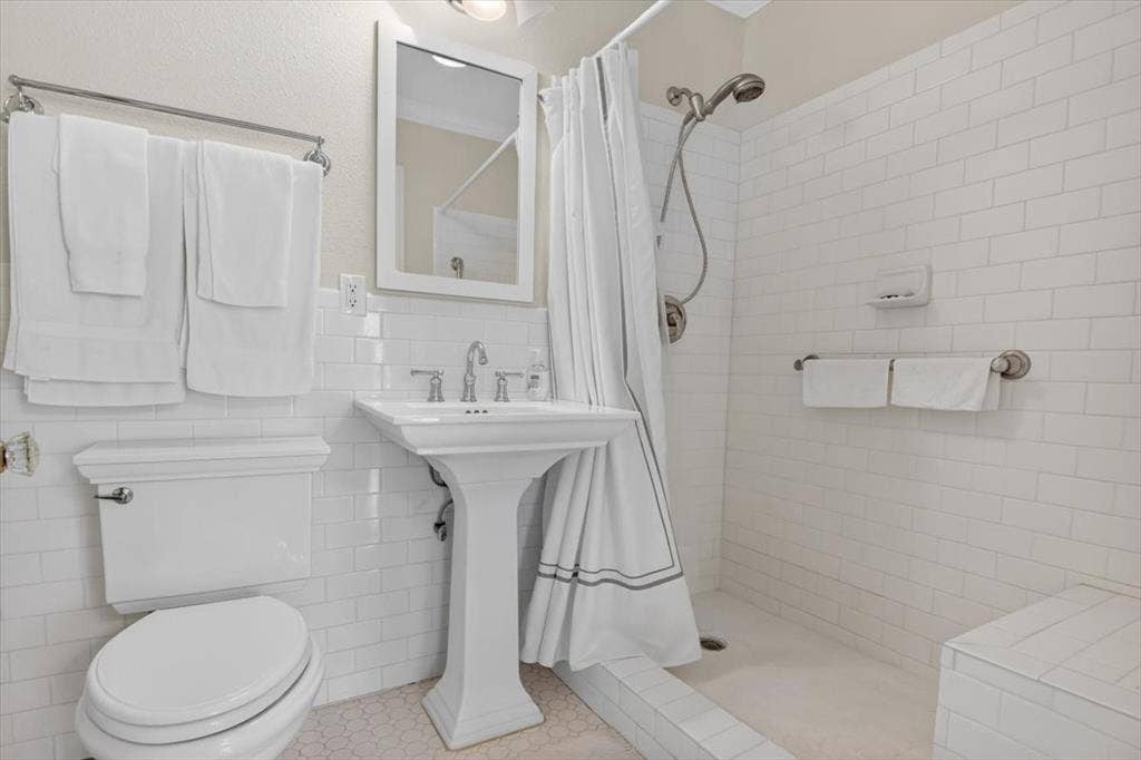 600 N 33 Road, Waco, TX 76707