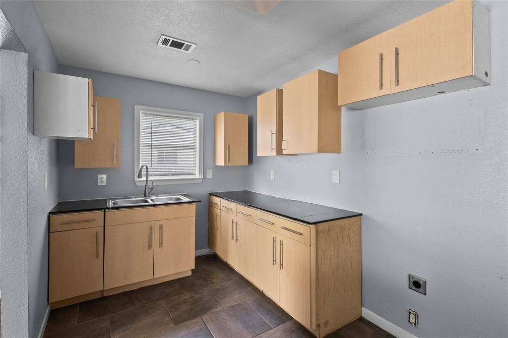 736 Angus, Dallas, TX 75217 736 Angus, Dallas, TX 75217
