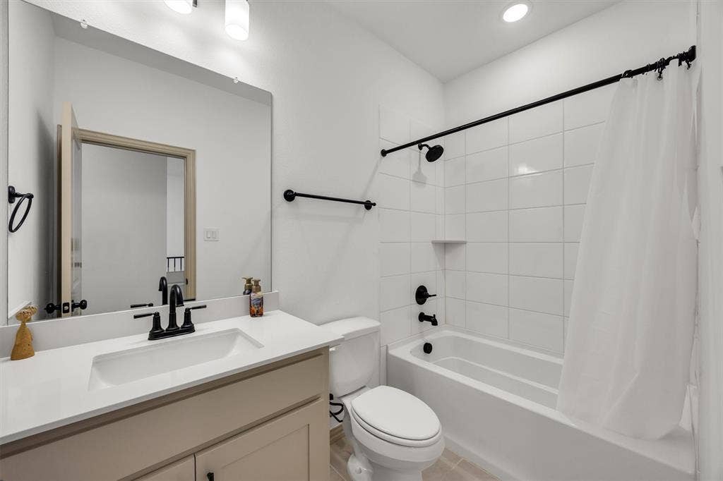 Upstairs bathroom with tub & shower combo