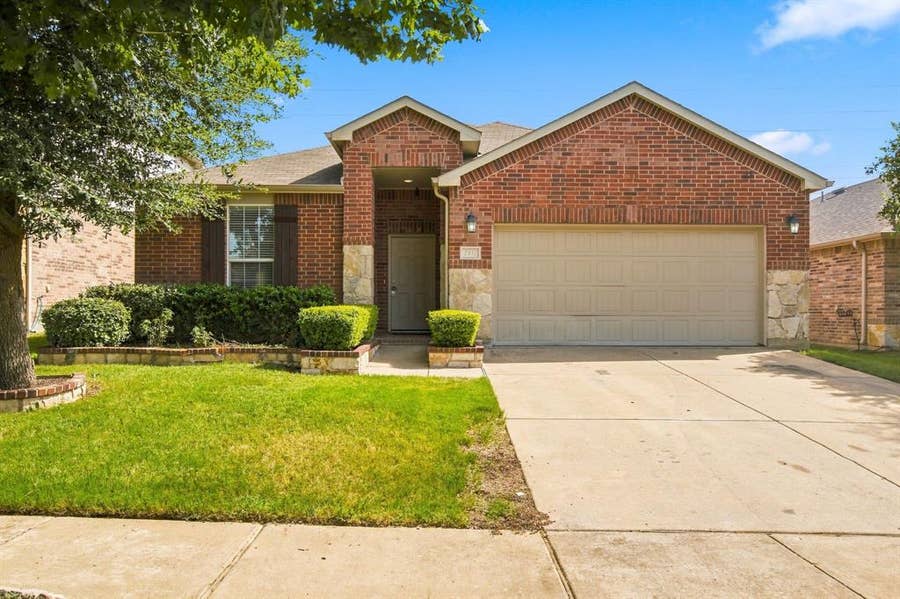 Property photo for 2332 Angoni Way, Fort Worth, TX