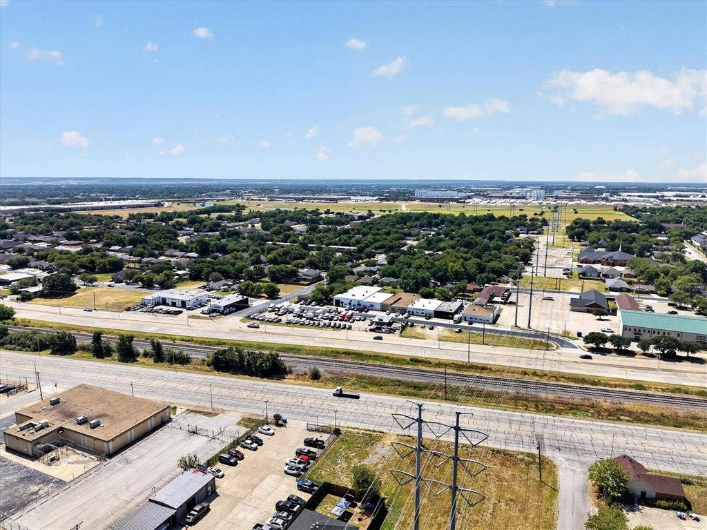 2126 W Main Street, Grand Prairie, TX 75050 2126 W Main Street, Grand Prairie, TX 75050