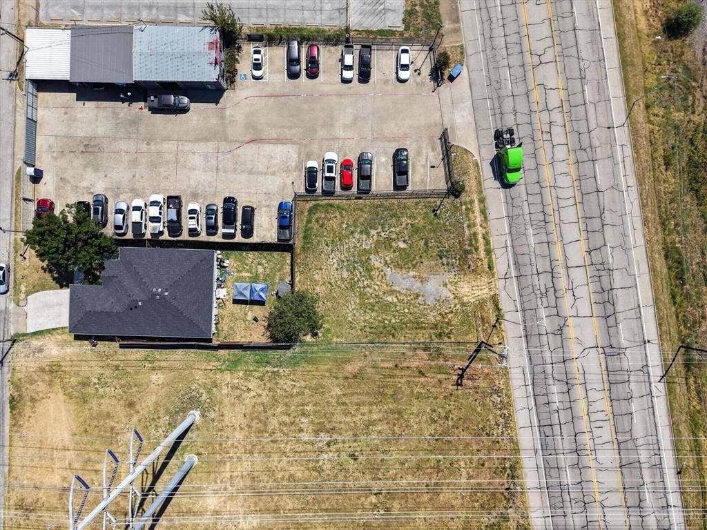 2126 W Main Street, Grand Prairie, TX 75050 2126 W Main Street, Grand Prairie, TX 75050