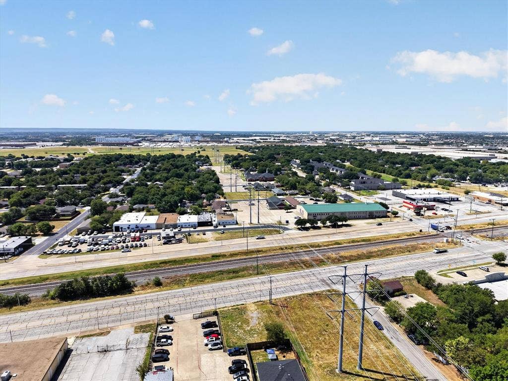 2126 W Main Street, Grand Prairie, TX 75050 2126 W Main Street, Grand Prairie, TX 75050