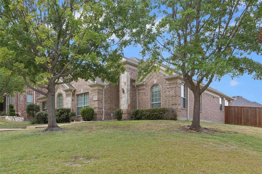 Property photo for 2501 Claymore Avenue, Garland, TX
