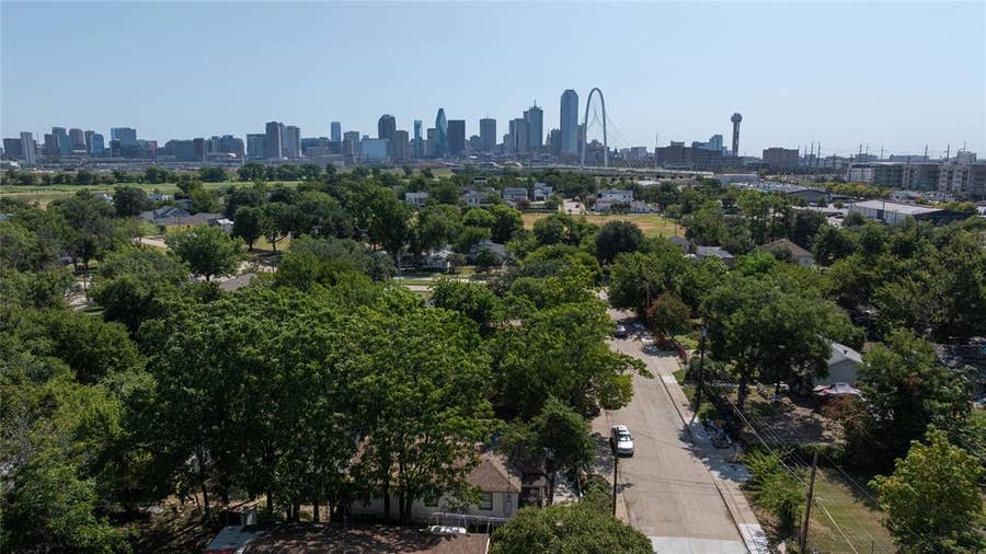 Property photo for 513 Pueblo Street, Dallas, TX