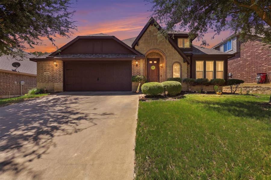 Property photo for 1216 Barberry Drive, Burleson, TX