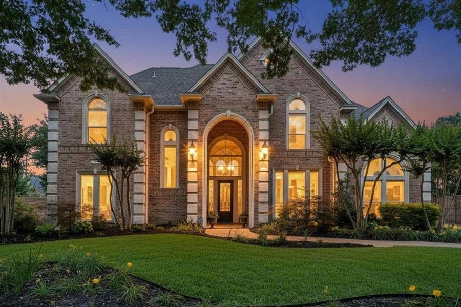 Property photo for 215 Bent Creek Court, Southlake, TX