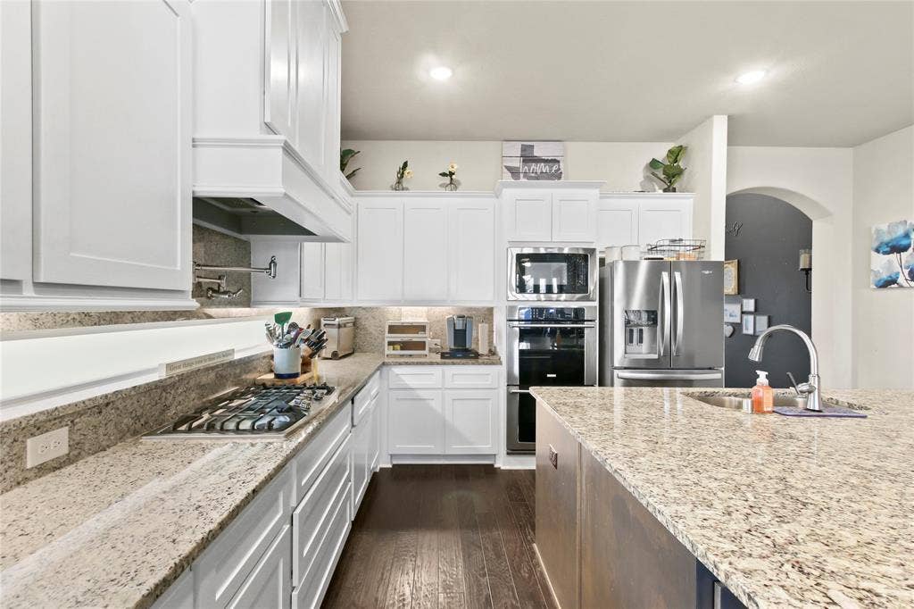 12505 Amesbury Way, Farmers Branch, TX 75234