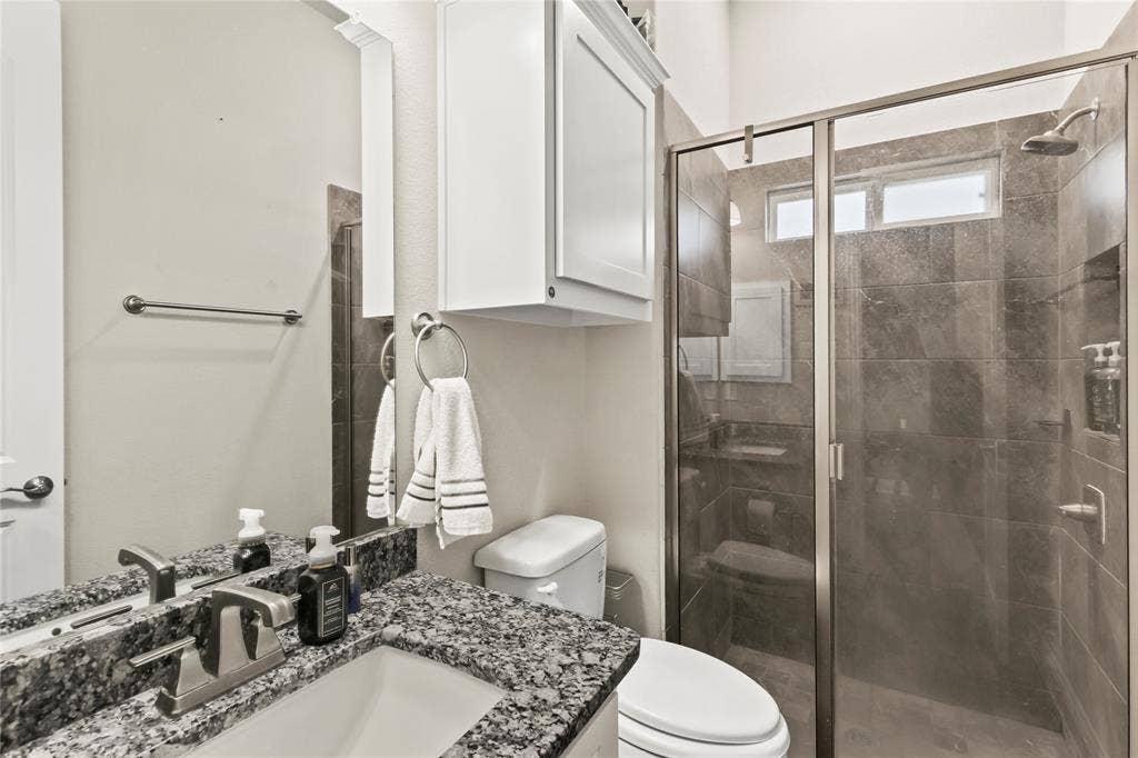 12505 Amesbury Way, Farmers Branch, TX 75234