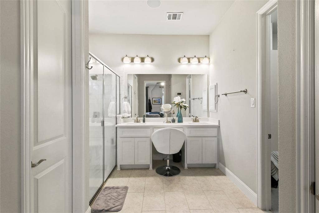 12505 Amesbury Way, Farmers Branch, TX 75234