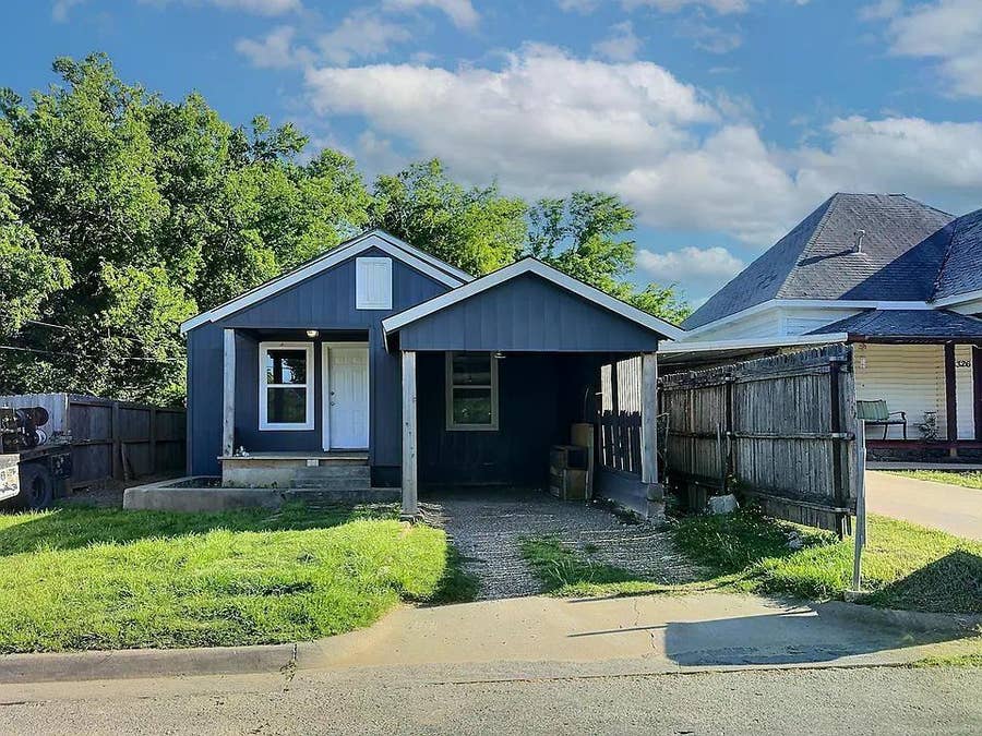 Property photo for 330 E Thompson Street, Jacksboro, TX