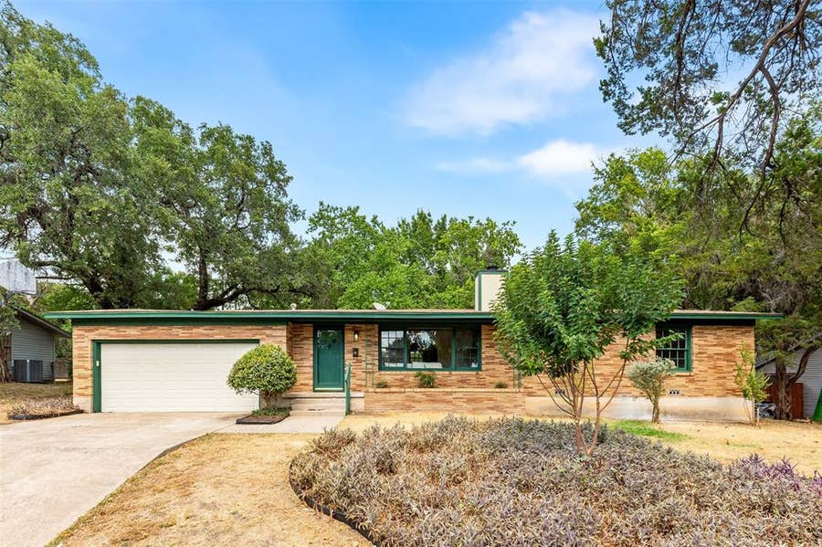 Property photo for 4601 Robinwood Drive, Waco, TX