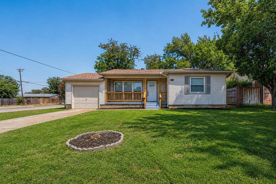 Property photo for 2323 Morgan Street, Irving, TX