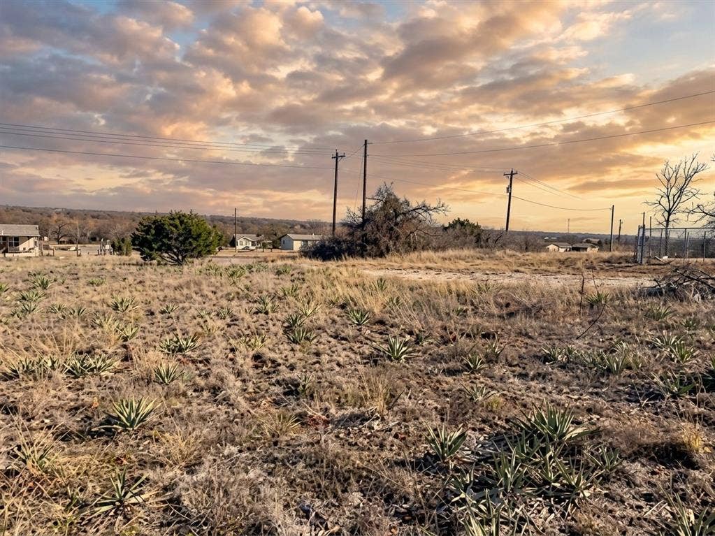 102 Sparrow, Azle, TX 76020 102 Sparrow, Azle, TX 76020