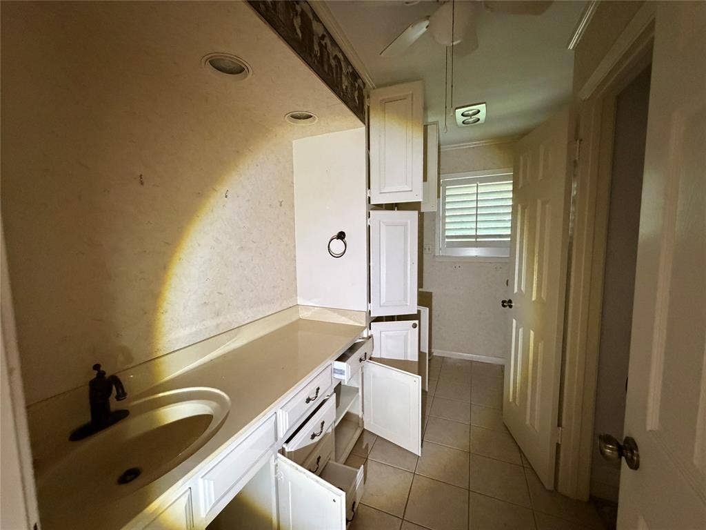 249 N Bay Drive, Bullard, TX 75757 249 N Bay Drive, Bullard, TX 75757
