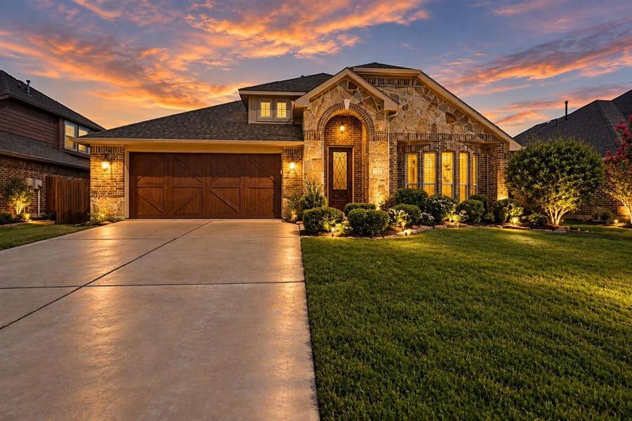 Property photo for 4209 Carnation Lane, Mansfield, TX