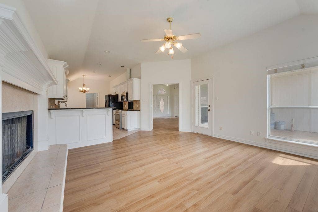721 Herman Drive, Hurst, TX 76054 721 Herman Drive, Hurst, TX 76054