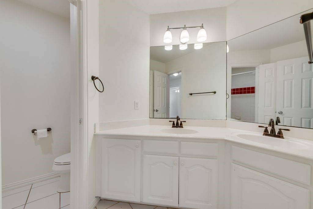 721 Herman Drive, Hurst, TX 76054 721 Herman Drive, Hurst, TX 76054