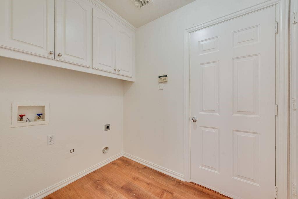 721 Herman Drive, Hurst, TX 76054 721 Herman Drive, Hurst, TX 76054