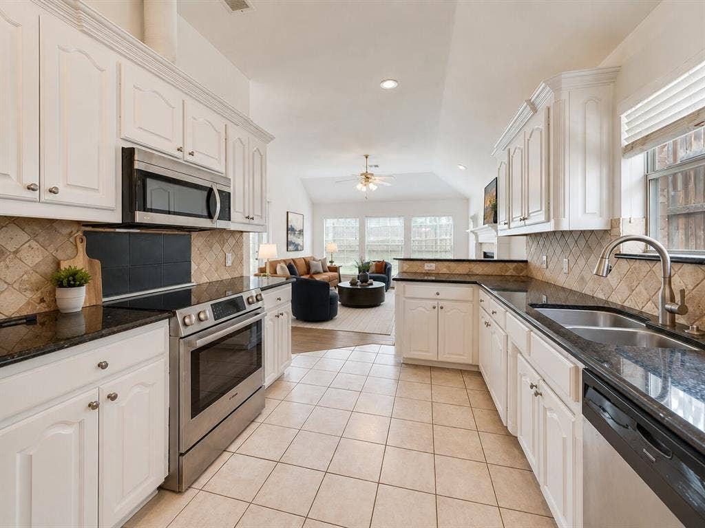 721 Herman Drive, Hurst, TX 76054 721 Herman Drive, Hurst, TX 76054