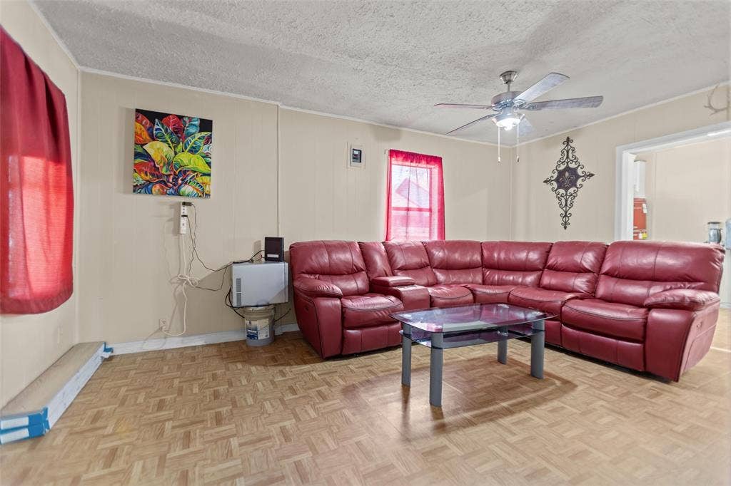 606 N Needmore Street, Athens, TX 75751 606 N Needmore Street, Athens, TX 75751