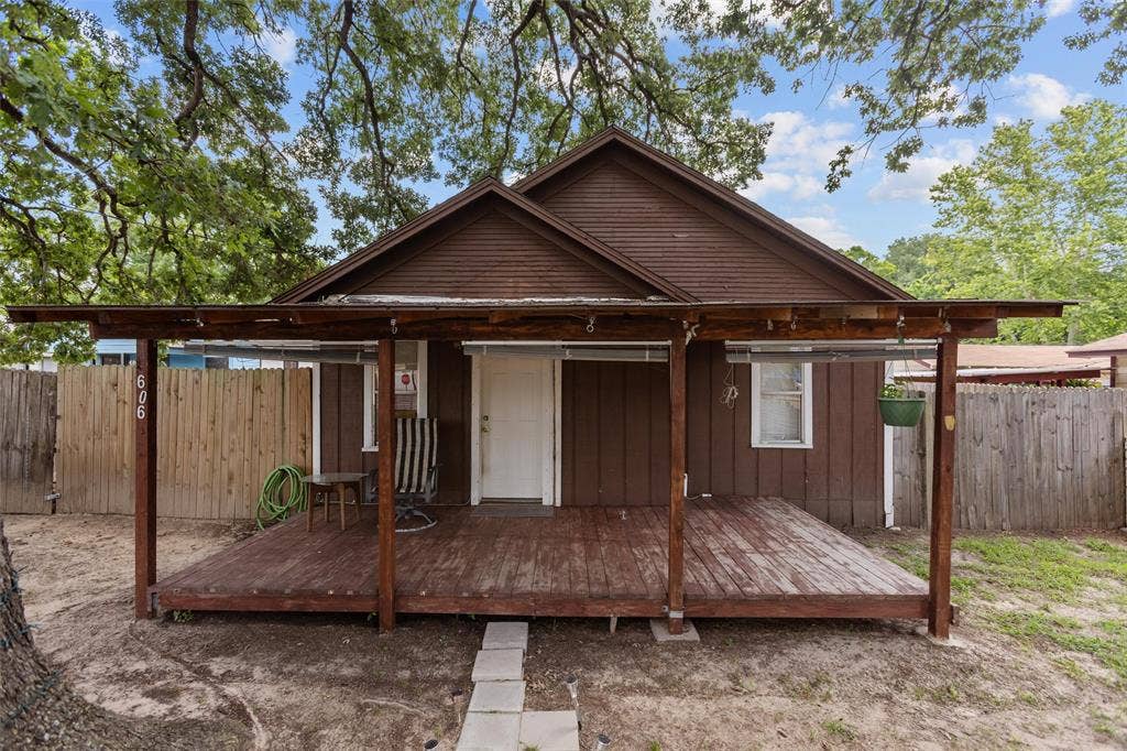 606 N Needmore Street, Athens, TX 75751 606 N Needmore Street, Athens, TX 75751