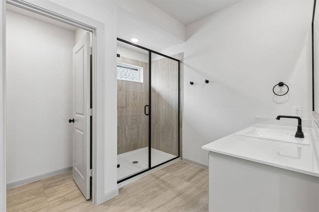 3716 Malamute Run, McKinney, TX 75071 You'll enjoy the oversized walk in shower in this owner's bath.