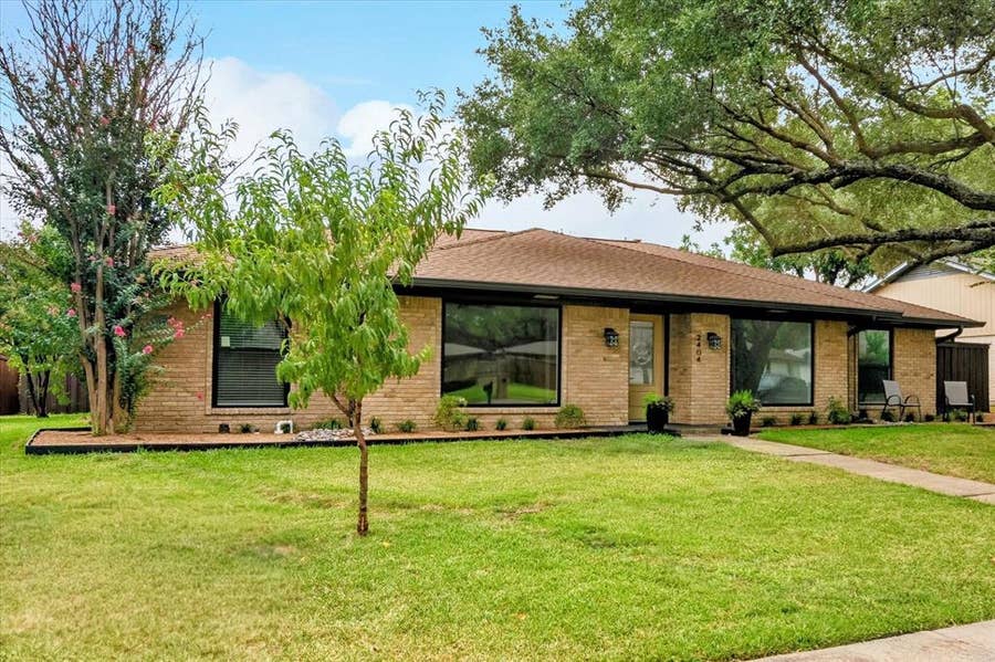 Property photo for 2404 Kimberly Lane, Plano, TX