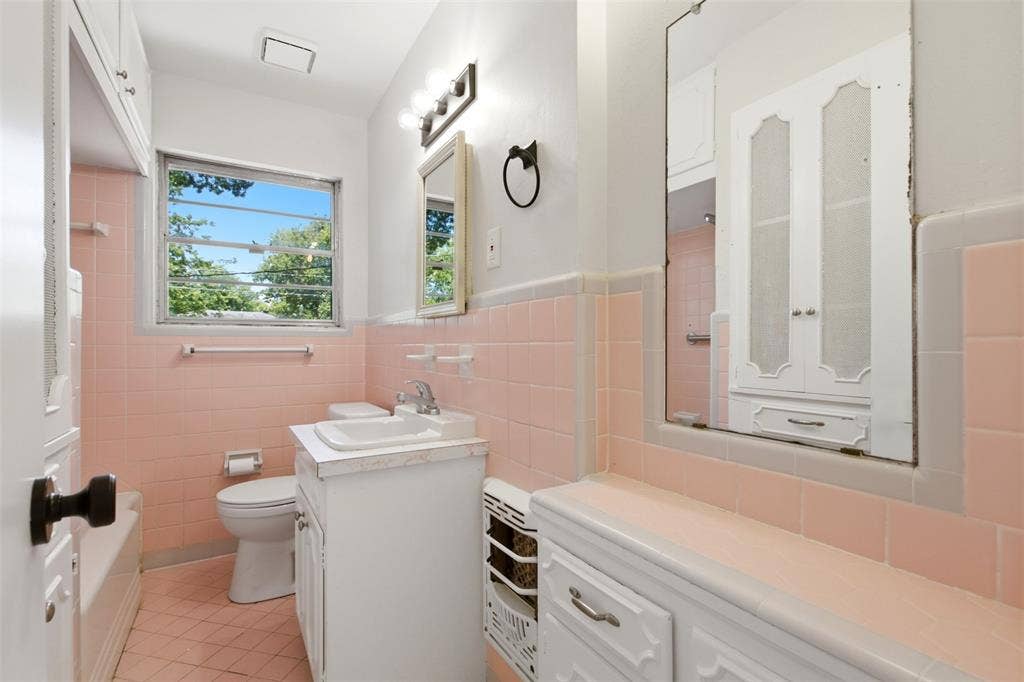 10243 San Juan Avenue, Dallas, TX 75228 10243 San Juan Avenue, Dallas, TX 75228