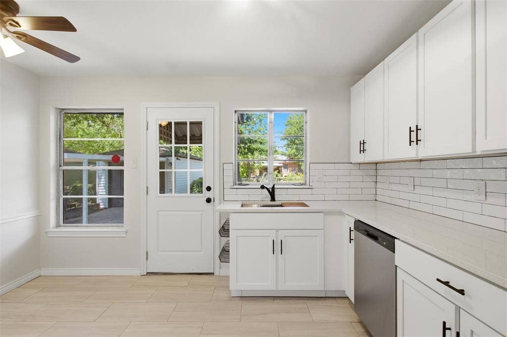 10243 San Juan Avenue, Dallas, TX 75228 10243 San Juan Avenue, Dallas, TX 75228