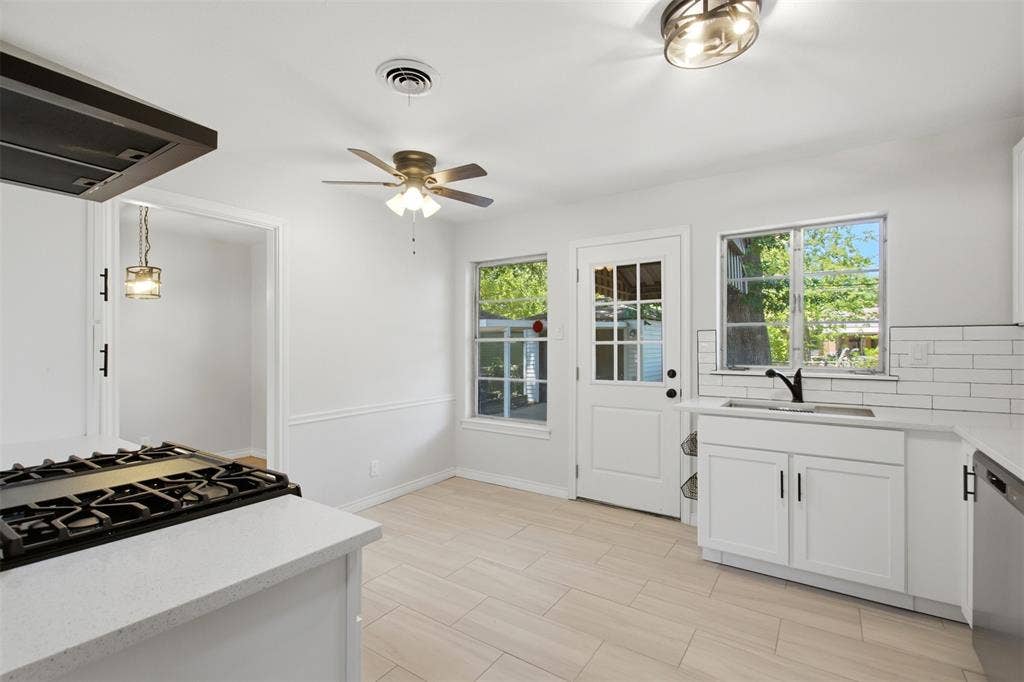 10243 San Juan Avenue, Dallas, TX 75228 10243 San Juan Avenue, Dallas, TX 75228